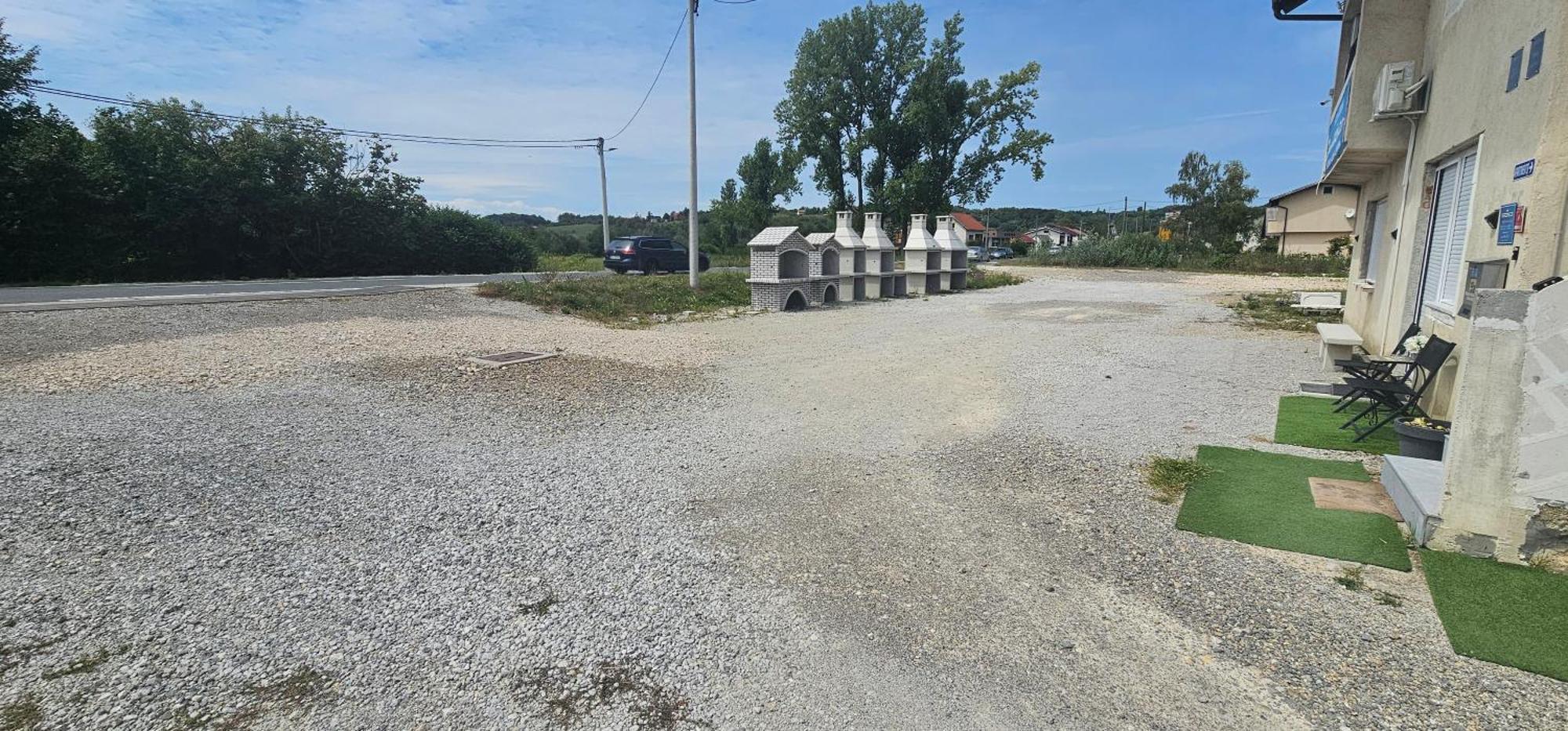 Ena1 & Ena2 -Big Free Parking Karlovac Exterior foto