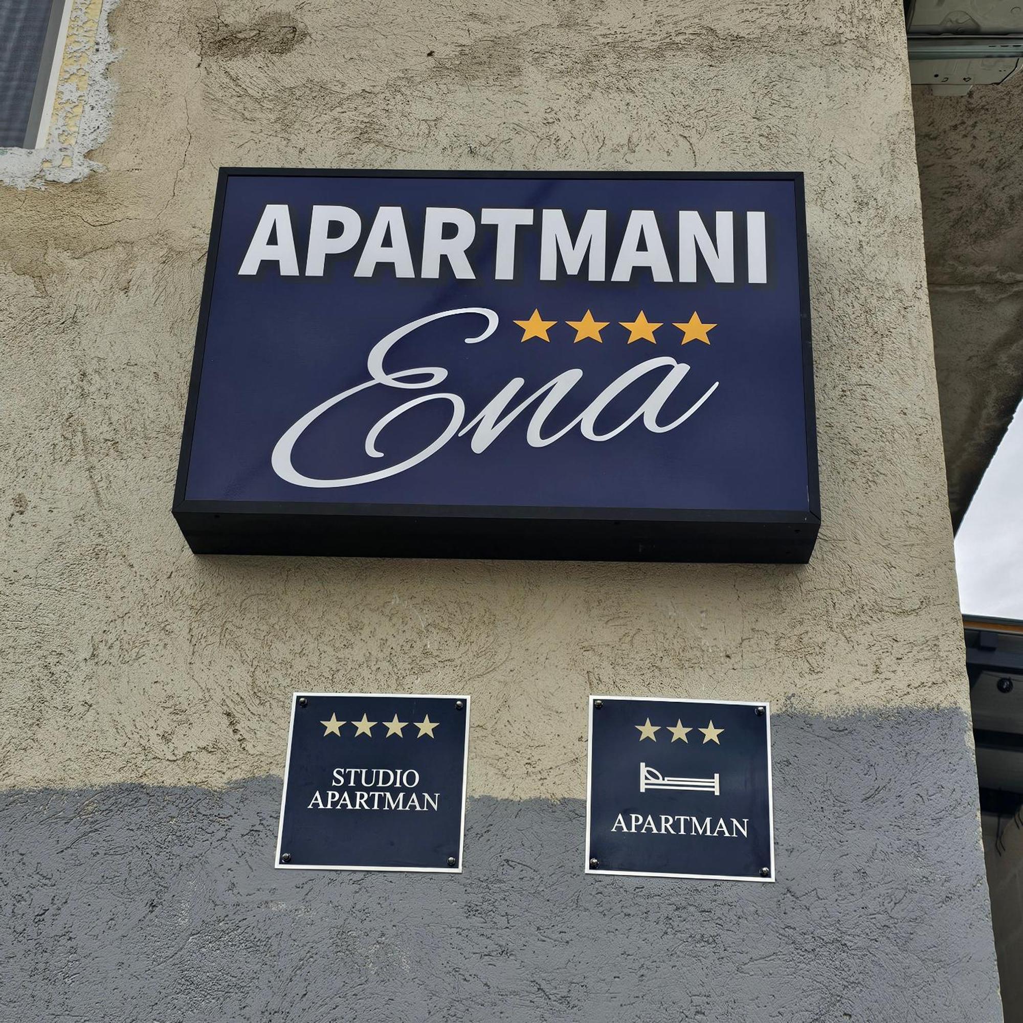 Ena1 & Ena2 -Big Free Parking Karlovac Exterior foto