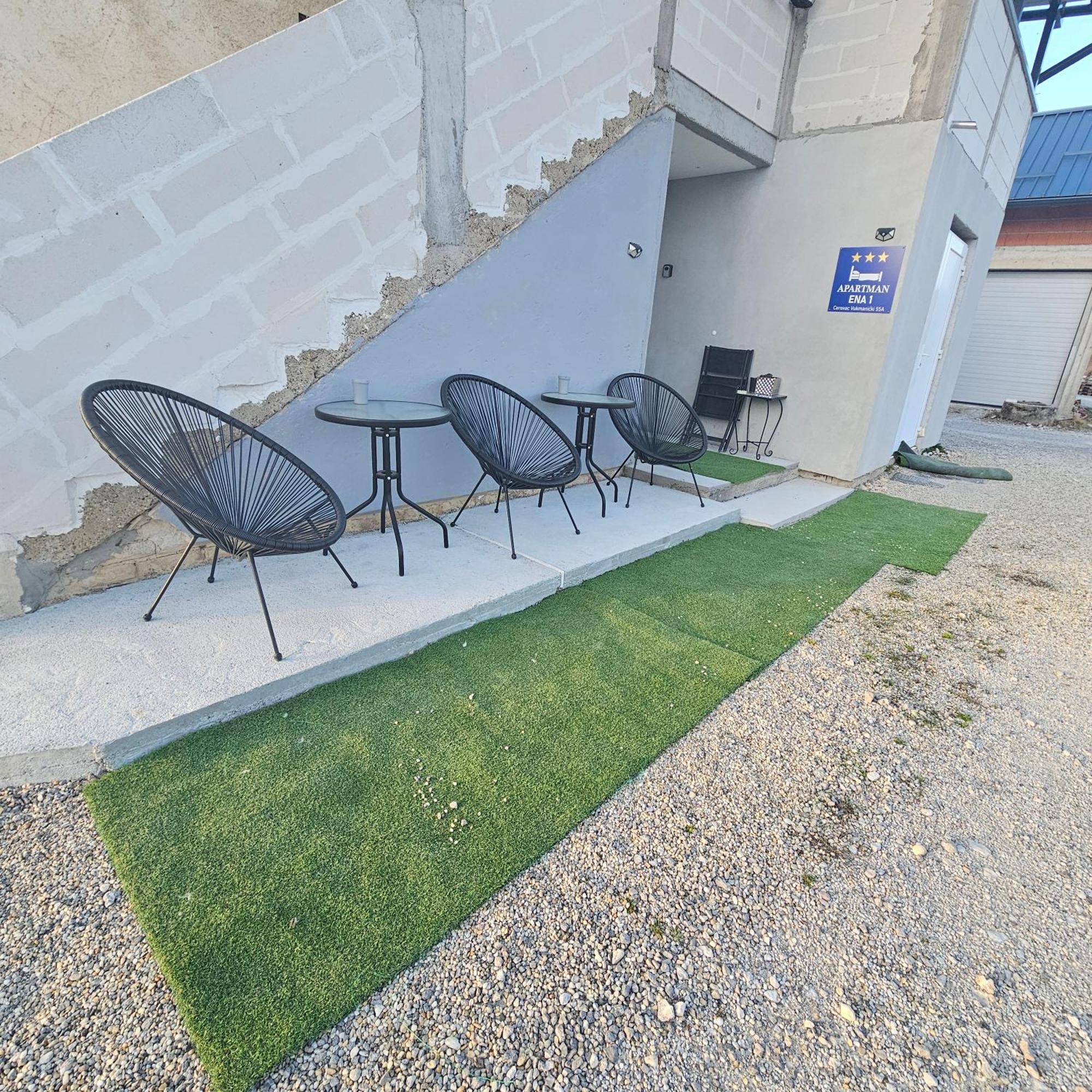 Ena1 & Ena2 -Big Free Parking Karlovac Exterior foto