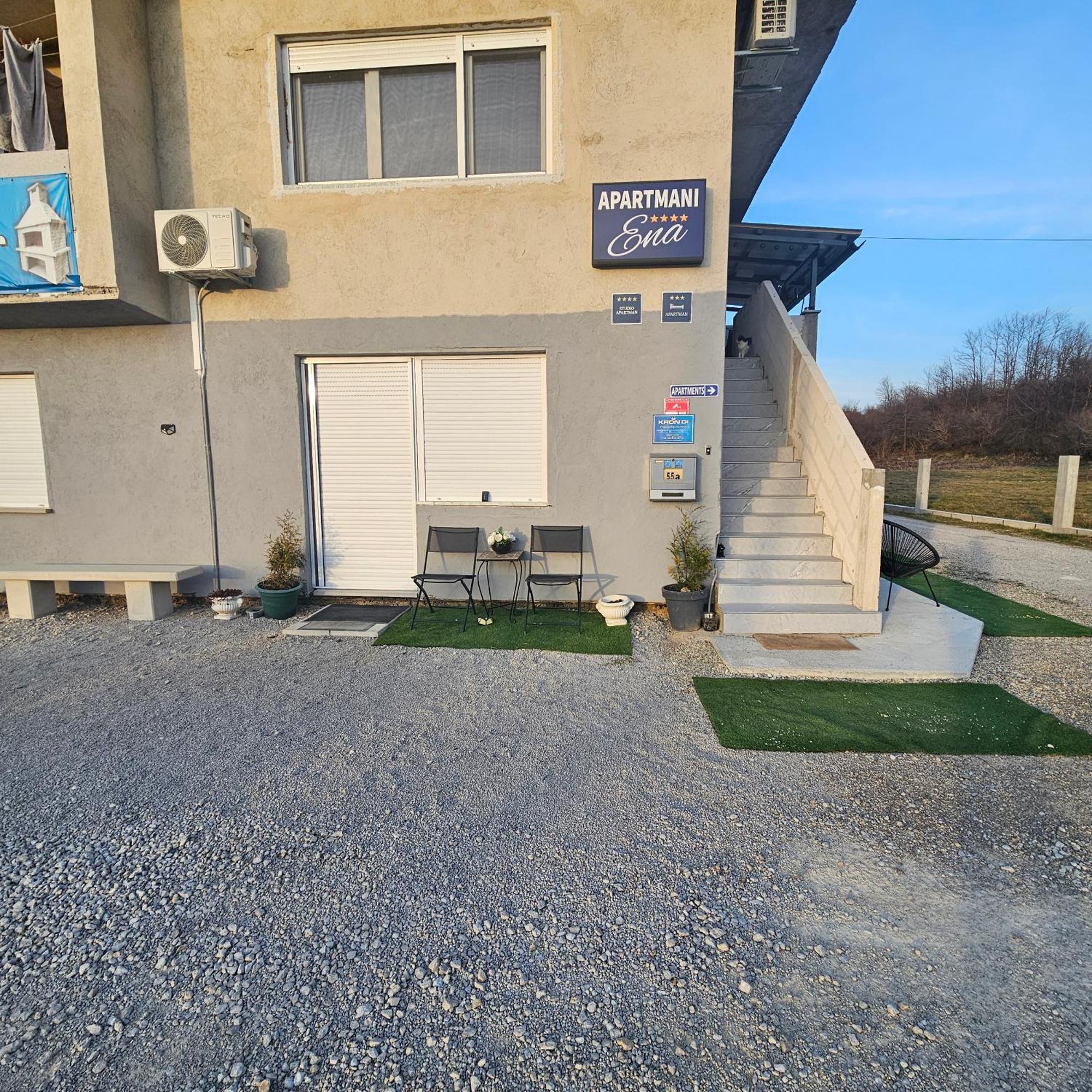 Ena1 & Ena2 -Big Free Parking Karlovac Exterior foto